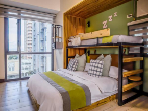 Spacious Family Sleeper BGC & 84inch Cinema